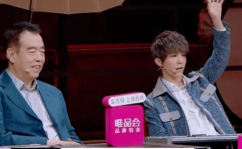 吃瓜娱乐圈撩男的故事,娱乐圈里的甜蜜撩汉记