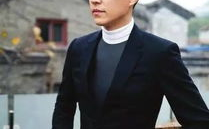 娱乐吃瓜姐靳东,娱乐圈的“吃瓜姐”如何成为实力派演员