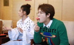 吃瓜娱乐揭秘攻略,吃瓜攻略,轻松解锁明星幕后故事